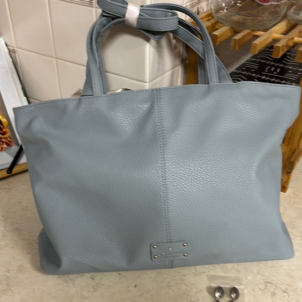 NWT LONDON FOG LARGE DENIM BLUE PURSE WITH SILVER CHICO EARRINGS